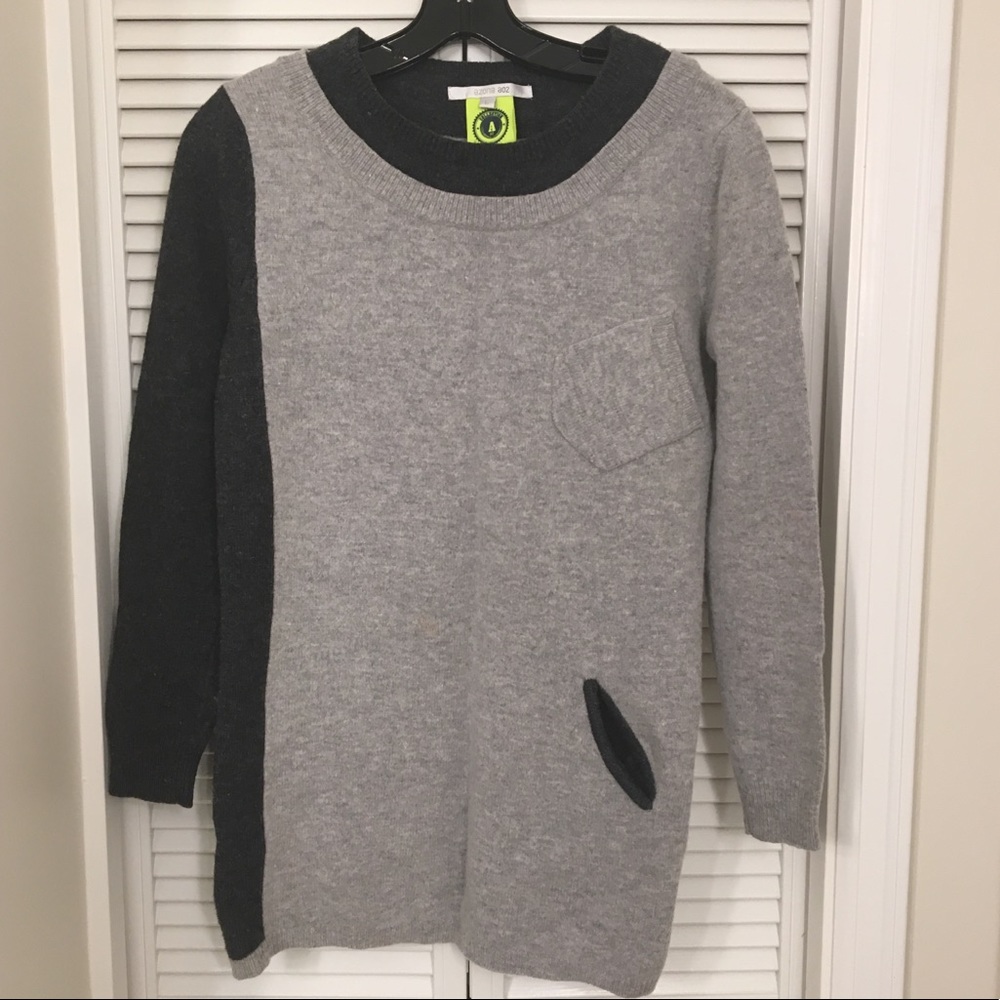 Two tone Long wool sweater with pockets, size L